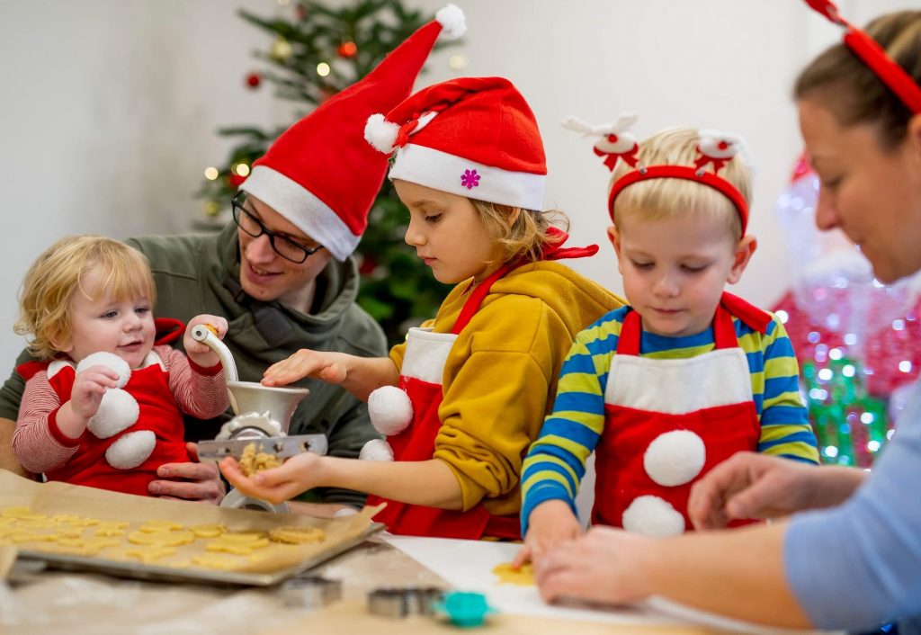 Weihnachtsvorfreude und ganz viel Familienzeit beim Familien-Adventsprogramm.