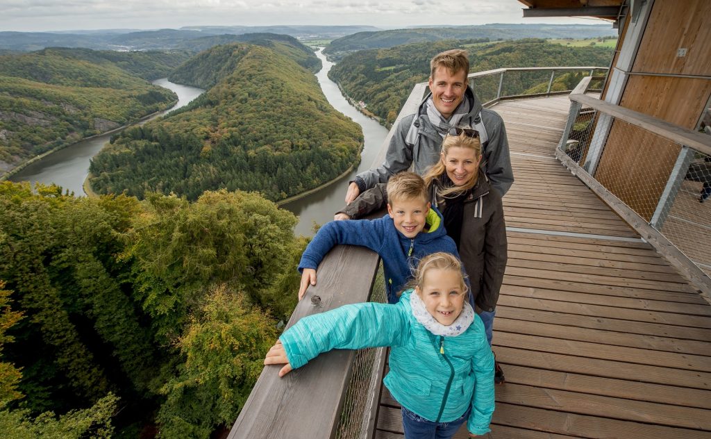 Der Baumwipfelpad an der Saarschleife bietet einen tollen Blick auf die faszinierende Landschaft.