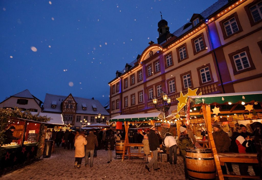 Der traditionelle Weihnachtsmarkt in Neustadt. © Adlumina_RPT